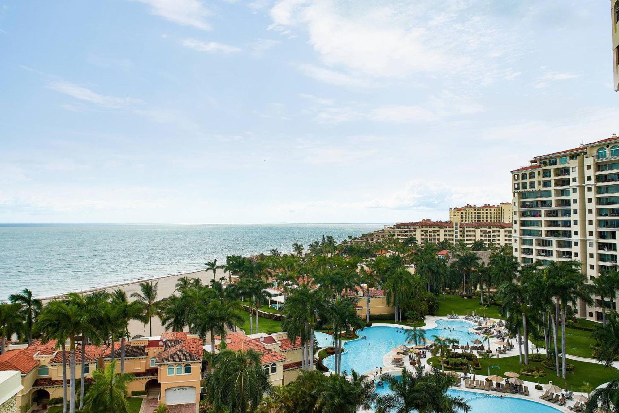 Marriott Puerto Vallarta Resort & Spa Exterior photo
