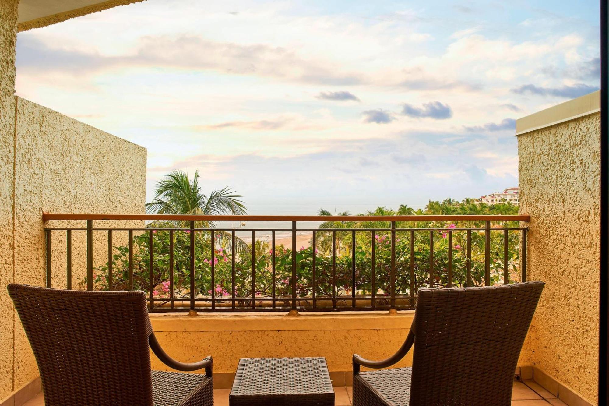 Marriott Puerto Vallarta Resort & Spa Exterior photo